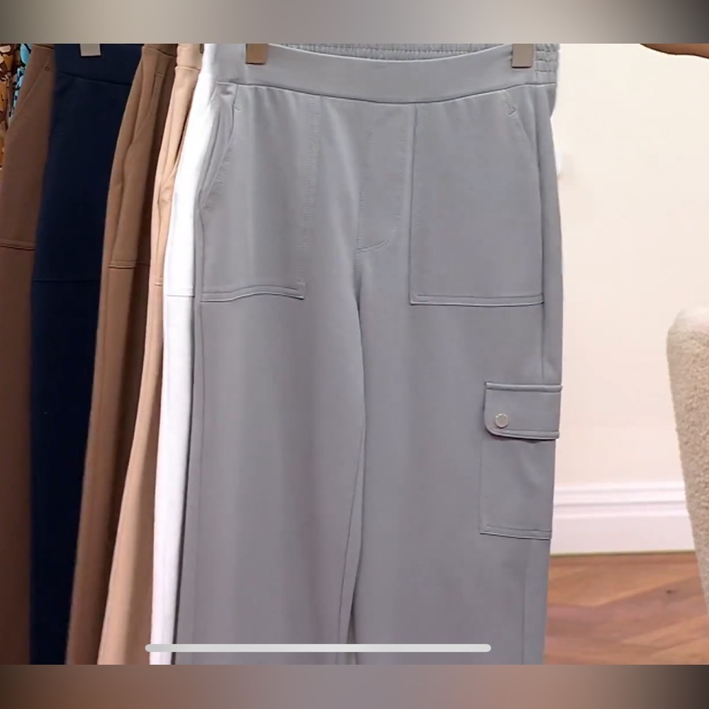Susan Graver stretch cropped pull-on pants with one cargo pocket - Picture 11 of 16